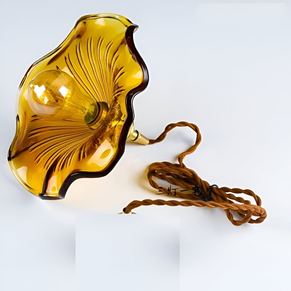 Levande Glas Pendellampa med Kopparaccent - Elegant Inredning