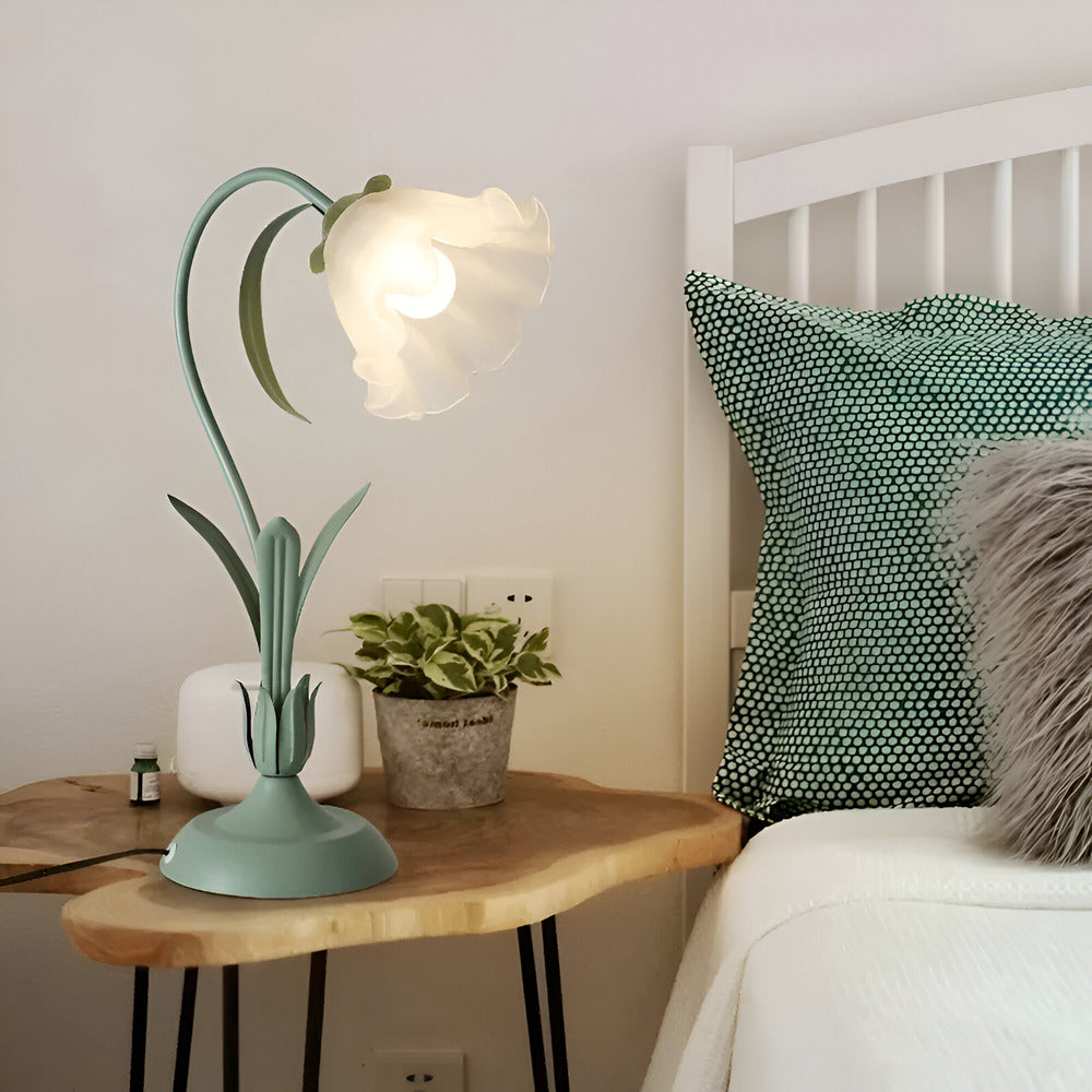Bordslampa i Fransk Antik Stil – Dekorativ Lampa med Blomsterdesign för Sovrum & Vardagsrum