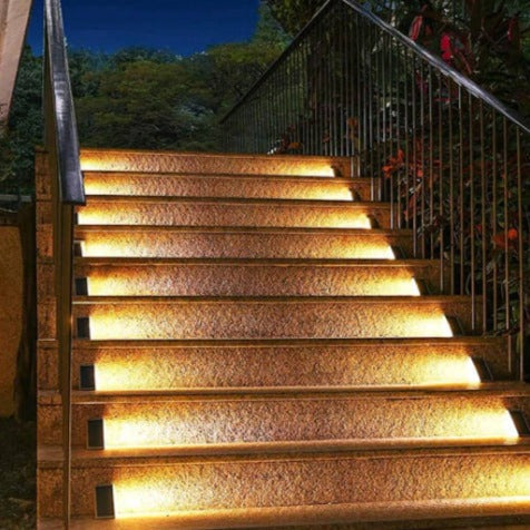 GlowPath – Solcellsdrivna steg- och trappbelysning | 1+1 Gratis