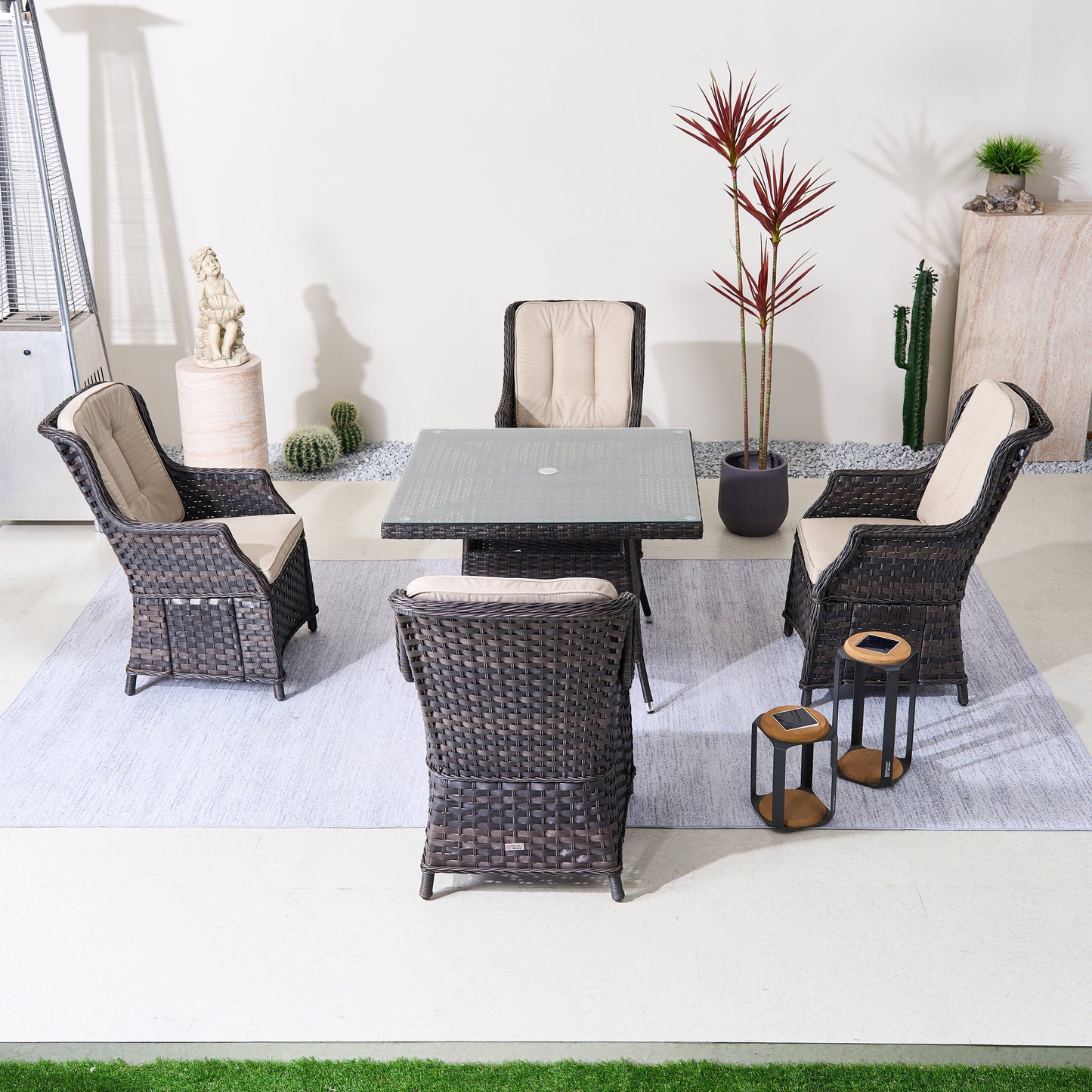 4-Persons Rattan Matset Med Fyrkantigt Bord – Brunt/Grått Uteplatsset