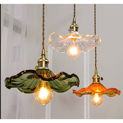 Levande Glas Pendellampa med Kopparaccent - Elegant Inredning