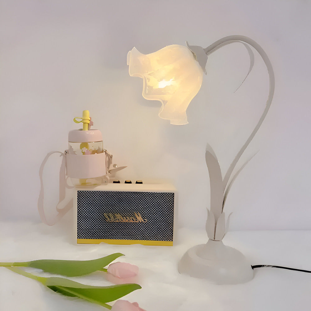 Bordslampa i Fransk Antik Stil – Dekorativ Lampa med Blomsterdesign för Sovrum & Vardagsrum