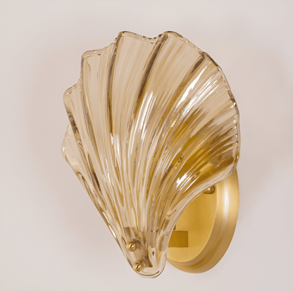 ChicShell - Minimalistisk Vägglampa med Glasskal och Tryckknappsbrytare