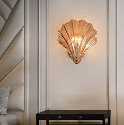 ChicShell - Minimalistisk Vägglampa med Glasskal och Tryckknappsbrytare
