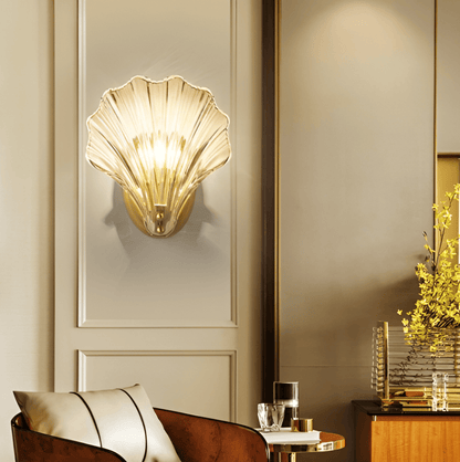 ChicShell - Minimalistisk Vägglampa med Glasskal och Tryckknappsbrytare