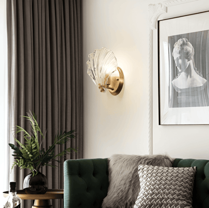 ChicShell - Minimalistisk Vägglampa med Glasskal och Tryckknappsbrytare