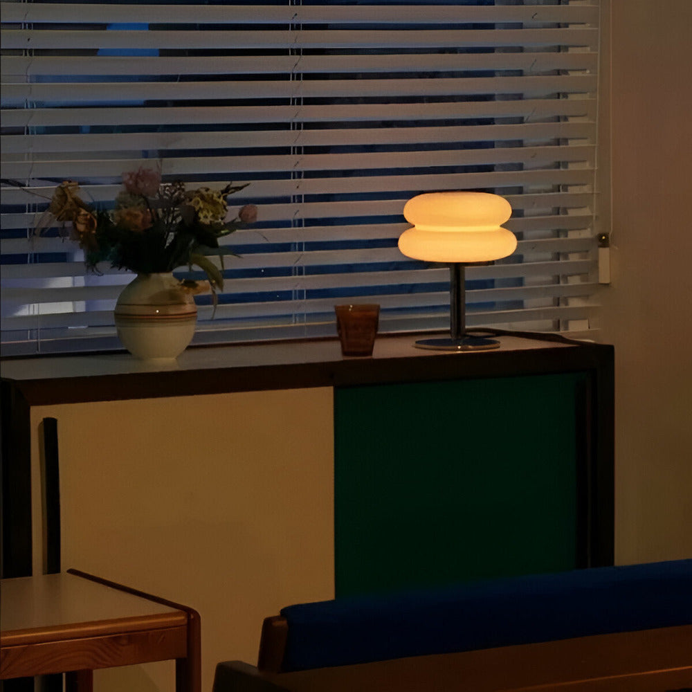 Macaron Inspirerad Bordslampa - Elegant Bordslampa i Glas för en Livlig Rumsatmosfär