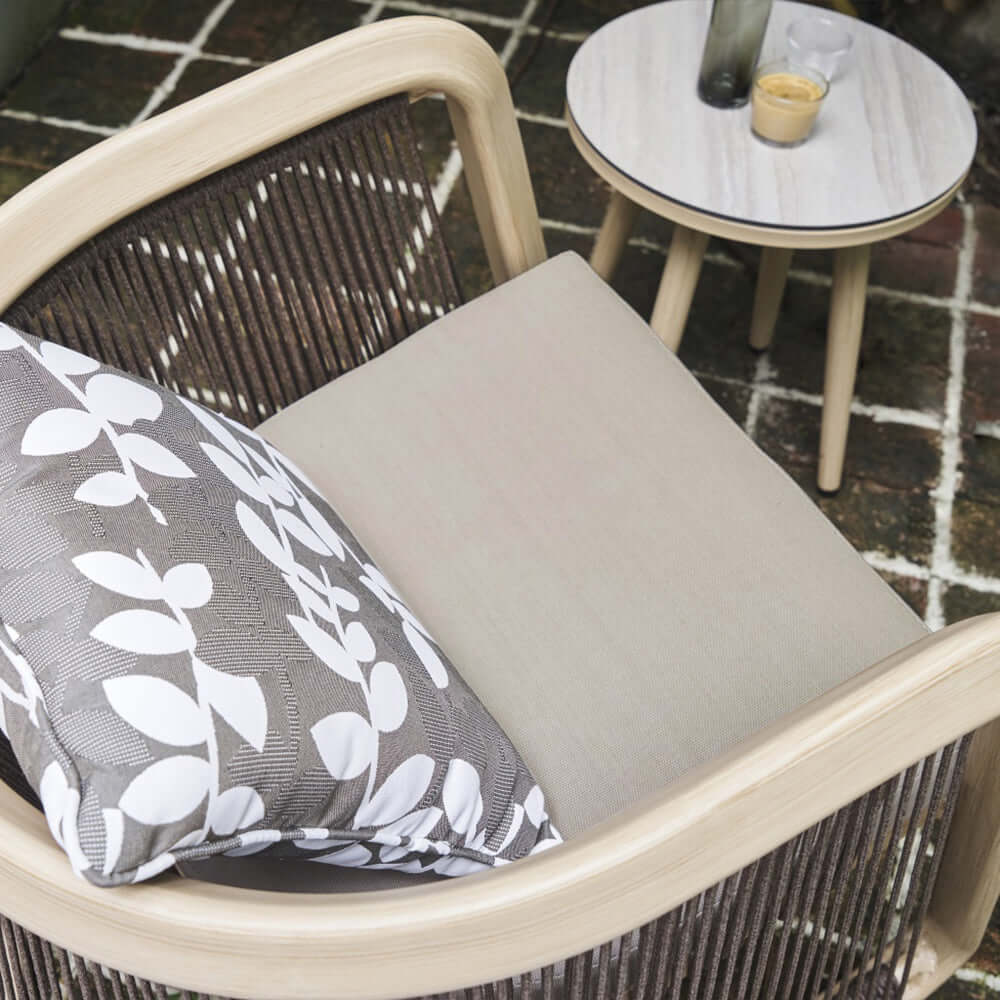 1 Styck Aluminium och Trä Utomhus Patio Gungstol Set med Rund Kaffe Bord